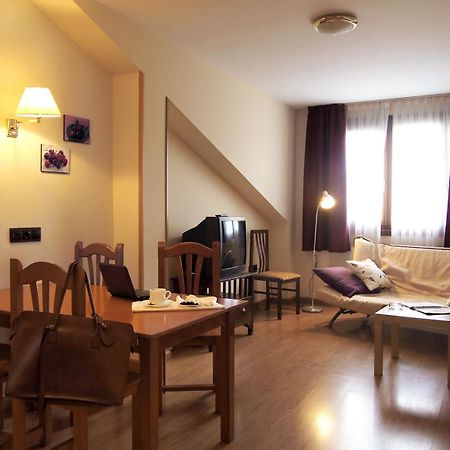 Hotel Y Apartamentos Arias Навія Номер фото
