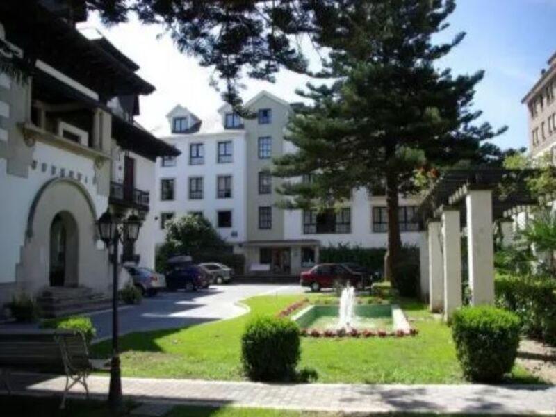 Hotel Y Apartamentos Arias Навія Екстер'єр фото